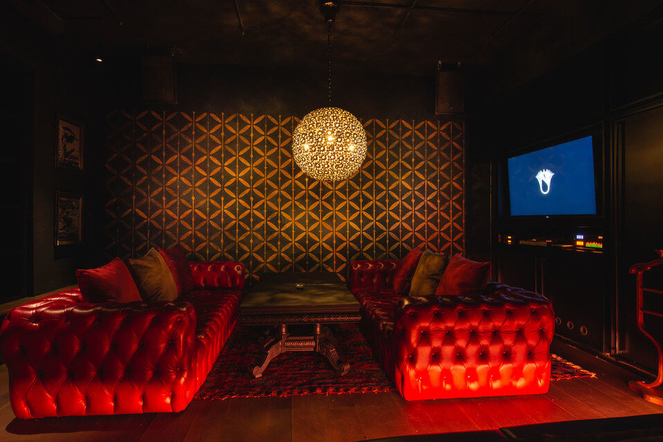 Проститутка Стриптиз-клуб Nuar  Проститутка Стриптиз-клуб Nuar